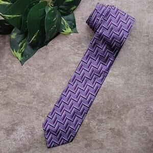 Isaac Mizrahi Purple Geometric Stripe 100% silk Men's Necktie
